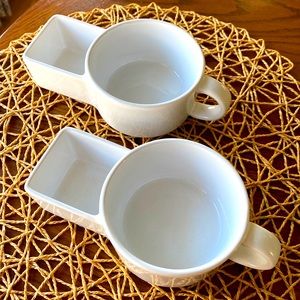 Soup and crackers containers / bowls / mugs